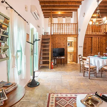 Holiday home Fedra's Traditional House Psinthos