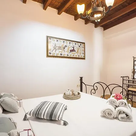 Holiday home Fedra's Traditional House *