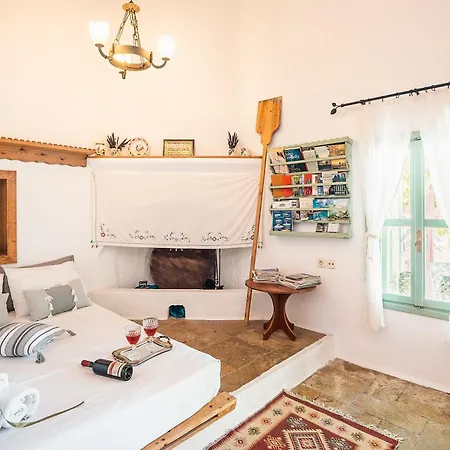 Fedra's Traditional House Holiday home