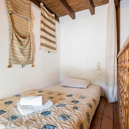 Holiday home Fedra's Traditional House *
